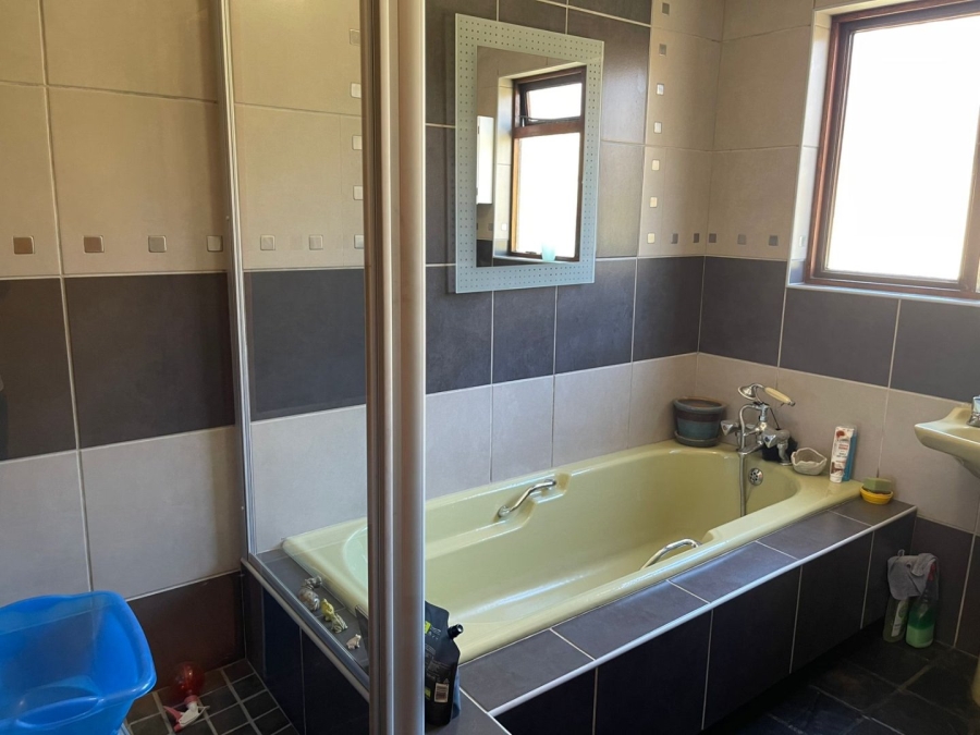 3 Bedroom Property for Sale in Erica Township Western Cape